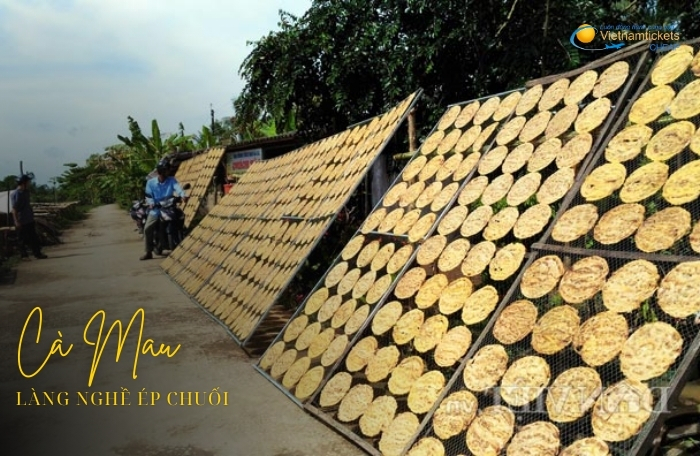 Làng nghề truyền thống làm chuối khô ở Trần Văn Thời