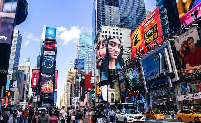 Quảng trường Thời đại (Time Square) - khu vực sôi động nhất thành phố