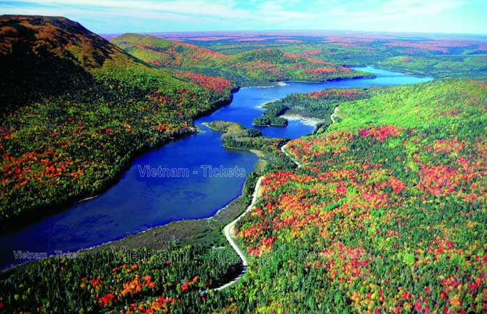 Sức hấp dẫn của bang New Brunswick chủ yếu do Vịnh Fundy, Dãy núi Appalachian, các bờ biển xanh tươi