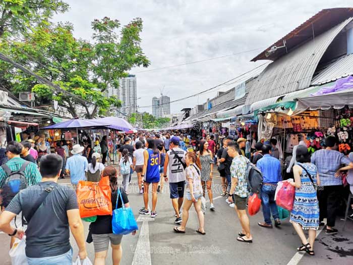  Chợ thường diễn ra và đông đúc nhất vào thứ bảy và chủ nhật