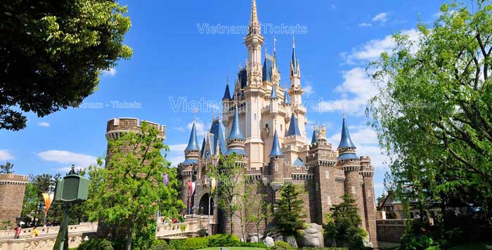 Tokyo Disneyland được bình chọn là một trong 5 công viên hàng đầu thế giới