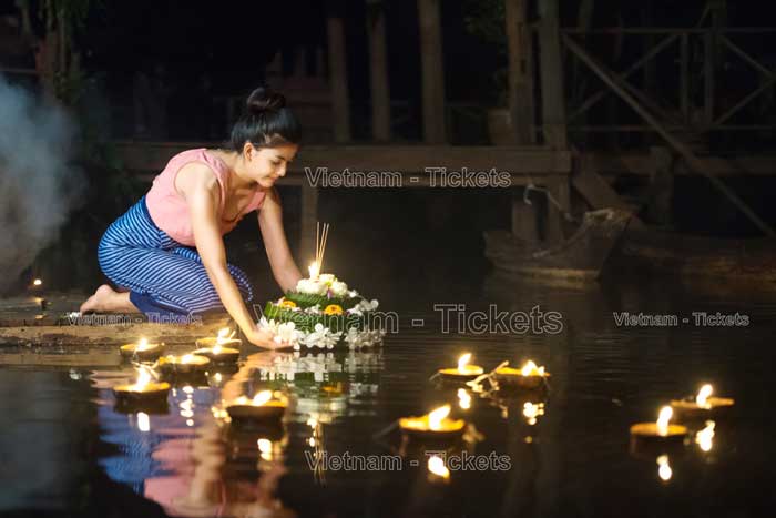 Lễ hội Loy Krathong có nghĩa là “thả trôi một chiếc thuyền”