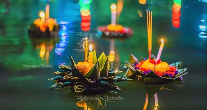 Bạn có thể tìm mua hoặc tự làm cho mình một Krathong khi tham gia lễ hội