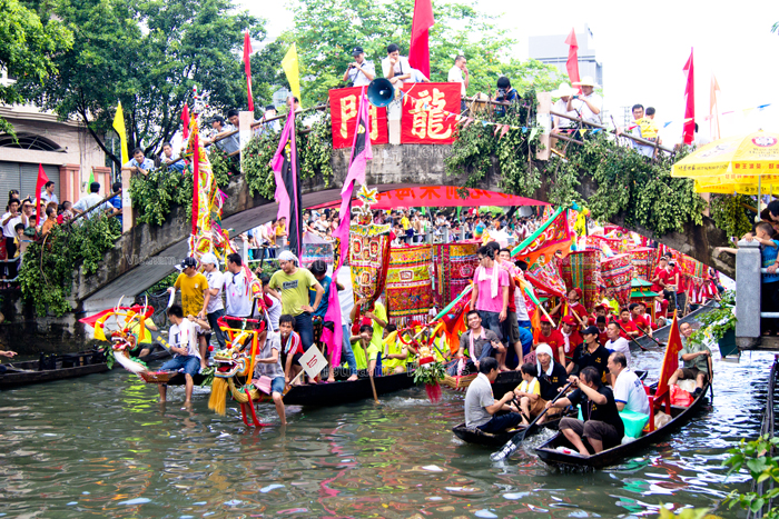 Lễ hội thuyền rồng là một sự kiện hấp dẫn đầy màu sắc thể hiện cho văn hóa di sản của Trung Quốc