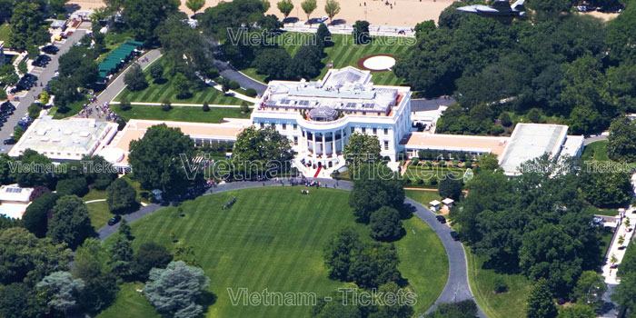 Nhà Trắng tọa lạc tại số 1600 Pennsylvania Avenue NW, Washington, Hoa Kỳ