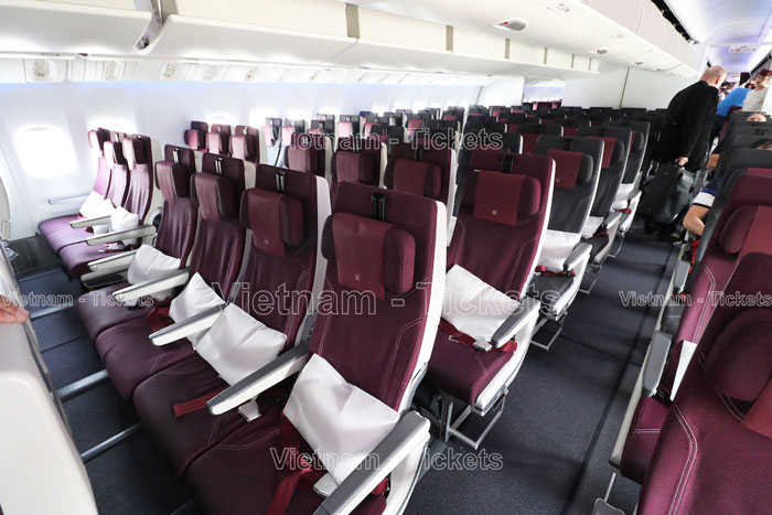 Quy định hành lý Qatar Airways nhằm đảm bảo túi hành lý vừa với ngăn đồ phía trên hoặc dưới ghế ngồi