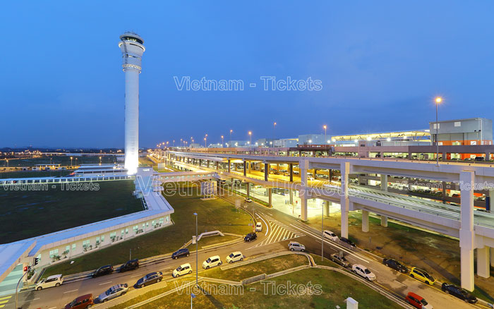 Sân bay Kuala Lumpur 1 và 2 có ba đường băng độc lập với chiều dài mỗi đường khoảng 4.000m