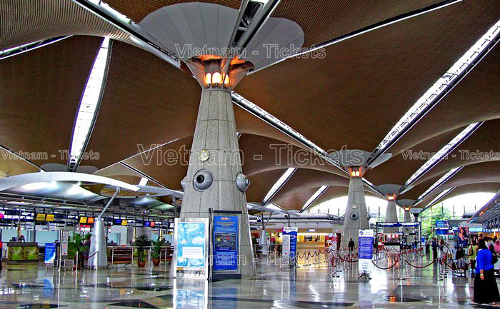 Sân bay Kuala Lumpur cung cấp đa dạng các phương thức làm thủ tục như trực tuyến hoặc trực tiếp từ nhân viên