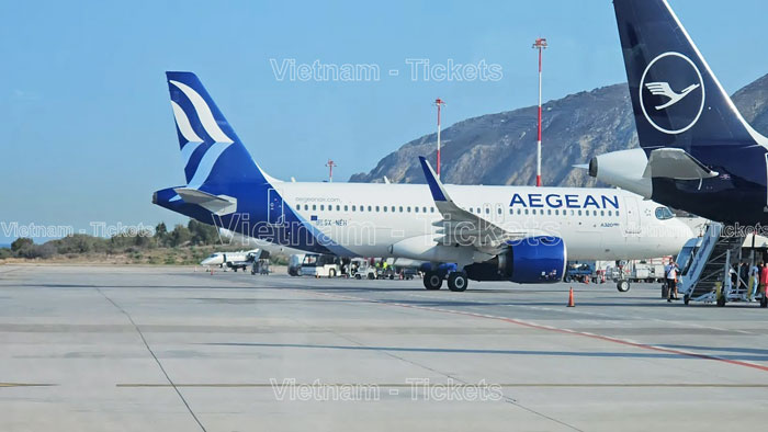 Thời điểm lý tưởng để đặt vé máy bay đi Santorini giá rẻ nhất là trước 1 - 2 tháng khởi hành