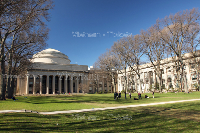 Viện công nghệ Massachusetts bao gồm Chương trình đại học và sau đại học