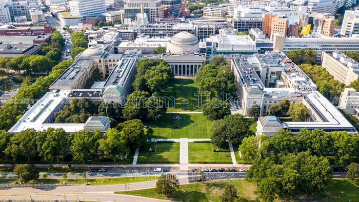 Hằng năm có khoảng 11.000 sinh viên theo học tại MIT
