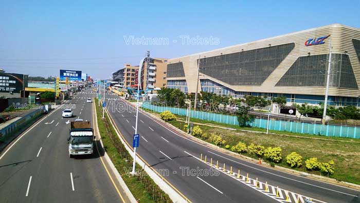 Sân bay quốc tế tại Đài Trung (RMQ) là đóng vai trò là cửa ngõ vào trung tâm Đài Loan