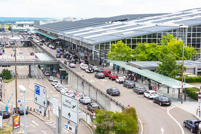 Sân bay Stuttgart (STR) thuộc trung tâm bang Baden-Württemberg