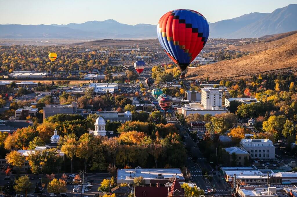 Carson City là thủ phủ của bang Nevada với các điểm tham quan lịch sử và phòng trưng bày nghệ thuật đẳng cấp thế giới