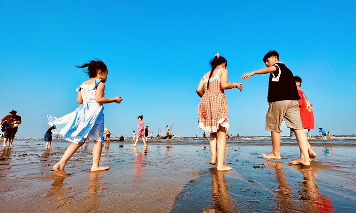 Mùa hè là thời điểm lý tưởng đến bãi biển Sầm Sơn Thanh Hóa