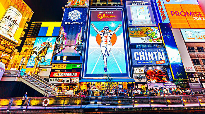 Bảng hiệu Glico Man biểu tượng nổi tiếng tại Dotonbori Osaka