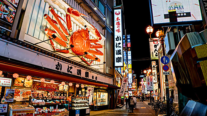 Hình ảnh chú cua của nhà hàng Kani Douraku nổi tiếng tại Dotonbori Osaka