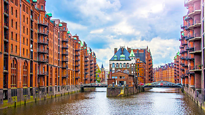 Du lịch Hamburg tới tham quan khu phố cổ Speicherstadt