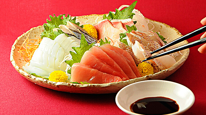 Sashimi là món ăn Nhật Bản nổi tiếng với truyền thống đầy tinh hoa