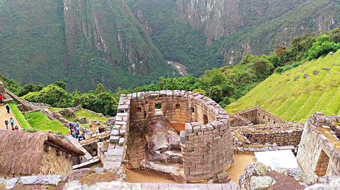 Đền thờ Mặt trời ở thành phố Machu Picchu của Peru