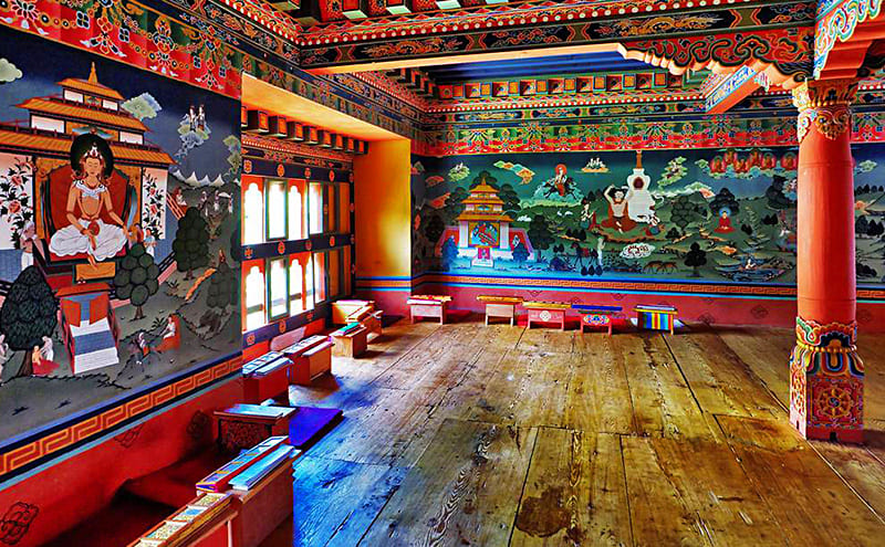 Bên trong một tu viện tại Bhutan | Tour Du lịch Bhutan