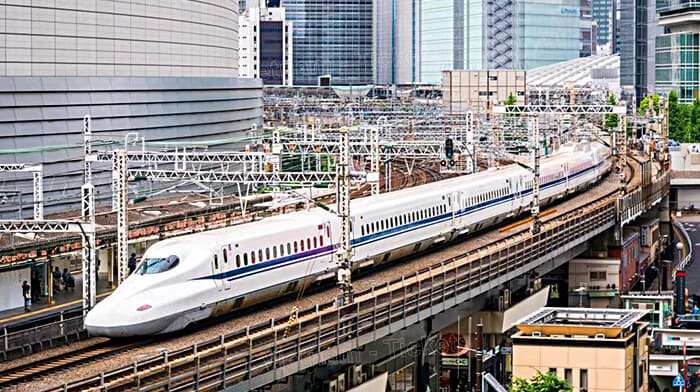 Tàu cao tốc Shinkansen ở Osaka | Vé máy bay từ Kagoshima đến Osaka