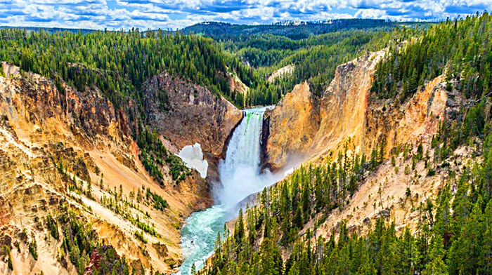 Vườn quốc gia Yellowstone có gì thú vị?