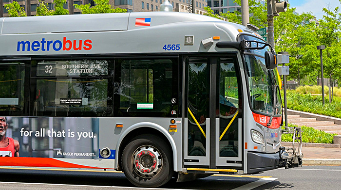 Washington D.C có nhiều tuyến xe buýt Metrobus phục vụ hành khách