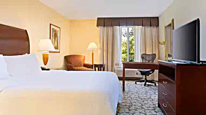 Hilton Garden Inn LAX El Segundo Hotel | Vé Máy Bay Giá Rẻ tại Đại lý Vietnam Tickets Hotline 19003173