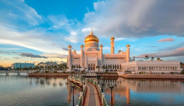 Nhà thờ Omar Ali Saifuddien \ Đặt Vé Máy Bay đi Brunei Giá Rẻ tại Đại lý Vietnam Tickets Hotline 19003173