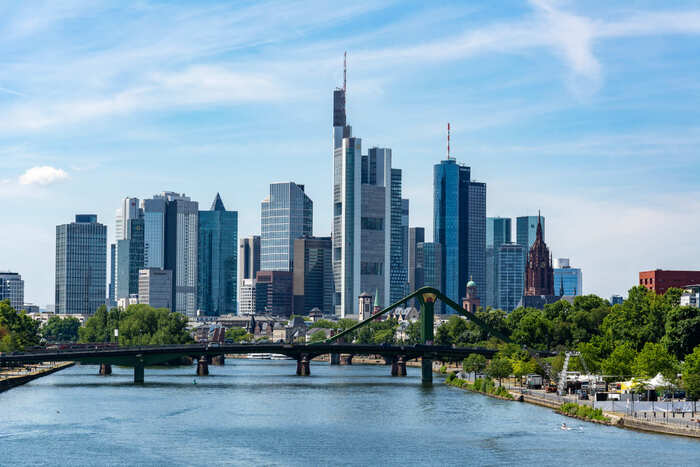 Du Lịch Frankfurt nước Đức với Vé Máy Bay đi Frankfurt Giá Rẻ tại Đại lý Vietnam Tickets Hotline 19003173