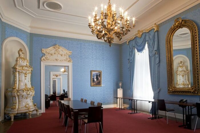 Cung điện Hoàng gia Godollo Budapest | Vé Máy Bay đi Hungary Giá Rẻ tại Đại lý Vietnam Tickets Hotline 19003173