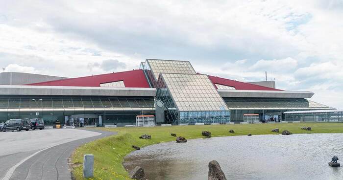 Sân bay Keflavik (KEF) ở Iceland \ Vé Máy Bay đi Iceland Giá Rẻ tại Đại lý Vietnam Tickets Hotline 19003173