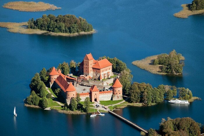 Bảo tàng Lâu đài Đảo Trakai | Vé Máy Bay đi Litva Giá Rẻ tại Đại lý Vietnam Tickets Hotline 19003173