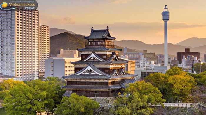 Lâu Đài Hiroshima ở Hiroshima Nhật Bản \ Liên Hệ 19003173 Đặt Vé Máy Bay Giá Rẻ tại Đại lý Chính thức vietnam tickets