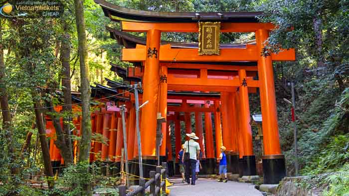 Đền Fushimin Inari Taishi Kyoto \ Liên Hệ 19003173 Đặt Vé Máy Bay Giá Rẻ tại Đại lý Chính thức vietnam tickets