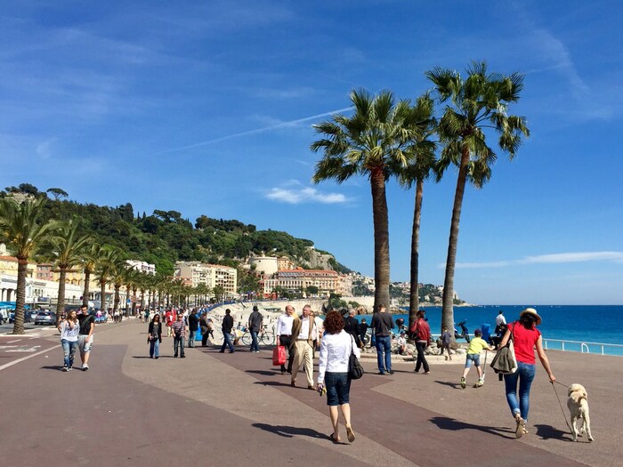 Đường đi bộ Promenade des Anglais | Vé máy bay đi Nice Giá Rẻ tại Vietnam Tickets Hotline 19003173