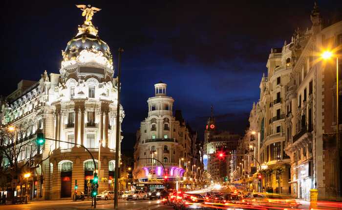 Thành phố Madrid Tây Ban Nha \ Vé Máy Bay đi Tây Ban Nha Giá Rẻ tại Đại lý Vietnam Tickets Hotline 19003173