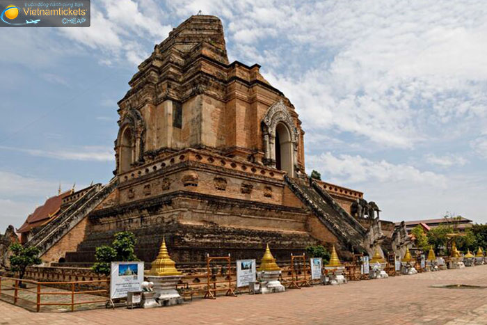 Chùa Wat Chedi Luang ở Chiang Mai Thái Lan