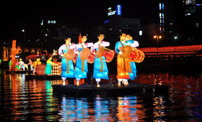 Lễ Hội Lồng Đèn thành phố Jinju | Vé Máy Bay đi Hàn Quốc Giá Rẻ Hotline 19003173