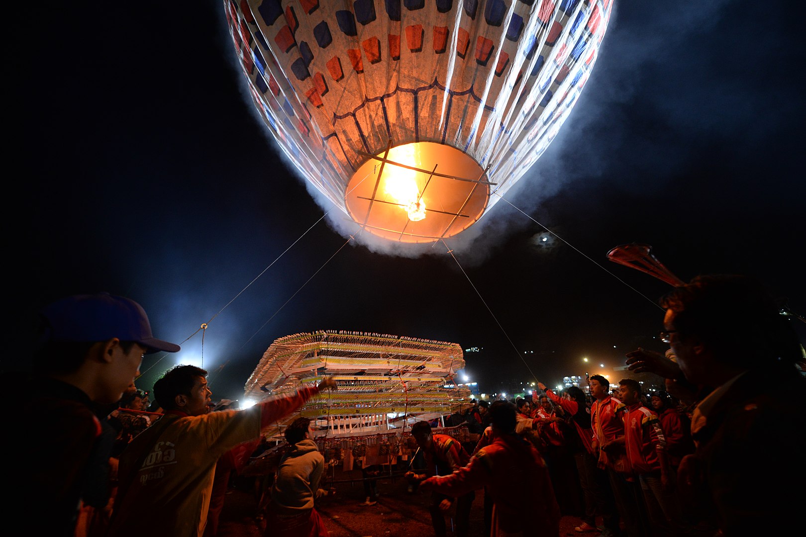 Lễ Hội Tazaungdaing ở Myanmar