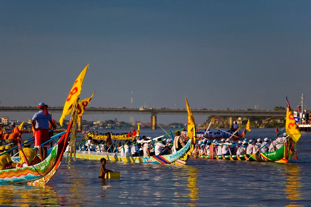 Lễ hội Bon Om Touk (Lễ hội Đua thuyền)