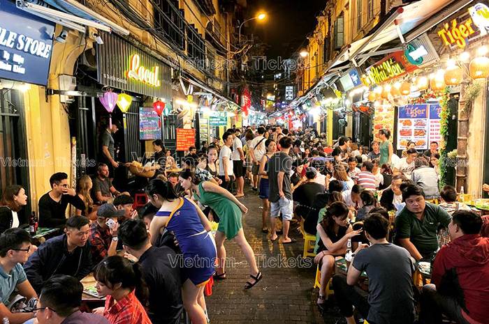 Vui chơi tại khu chợ đêm phố cổ | Chỗ ăn chơi ở Hà Nội