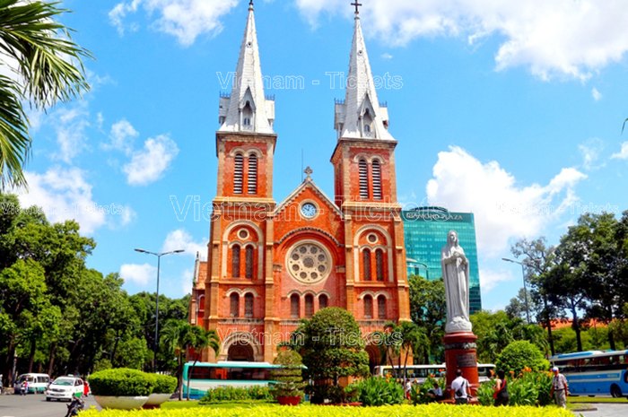 Tham quan check-in nhà thờ Đức Bà | Chỗ ăn chơi ở Sài Gòn