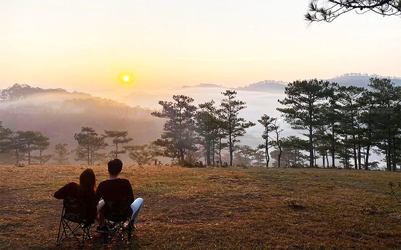 Trải nghiệm cắm trại "2 mình" trên đồi Đa Phú lãng mạn không tưởng | Chơi gì ở Đà Lạt