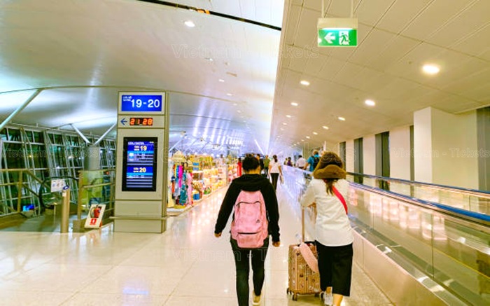 Đầu tiên đến sân bay Tân Sơn Nhất để đi Hà Nội | Chơi gì ở Sapa