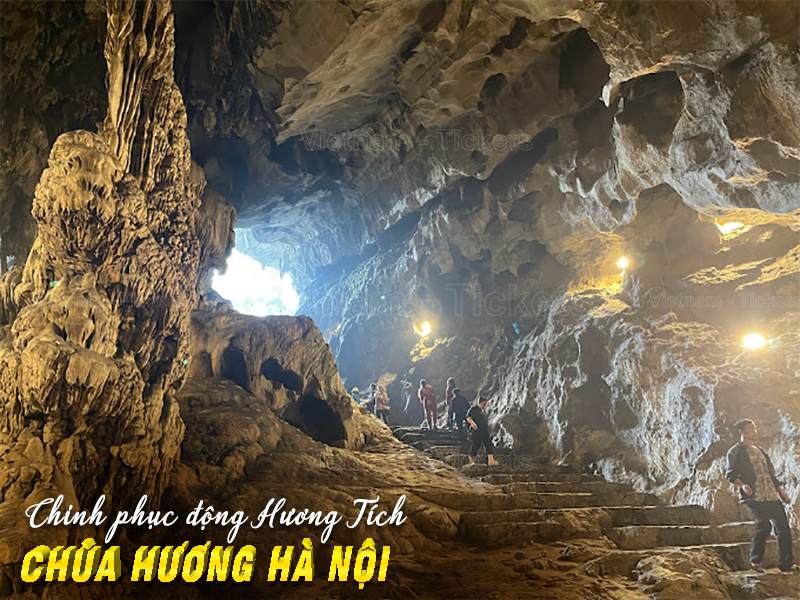 Chinh phục đông Hương Tích khi du lịch chùa Hương Hà Nội