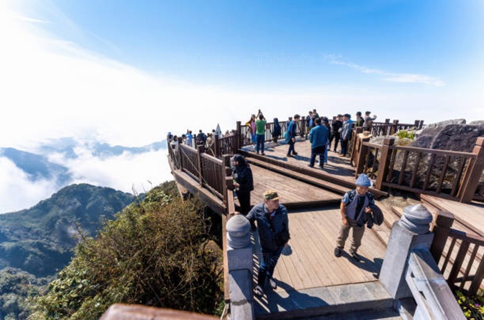 Chinh phục nóc nhà Đông Dương - đỉnh núi Fansipan | Địa điểm du lịch gần Hà Nội trong 1 ngày