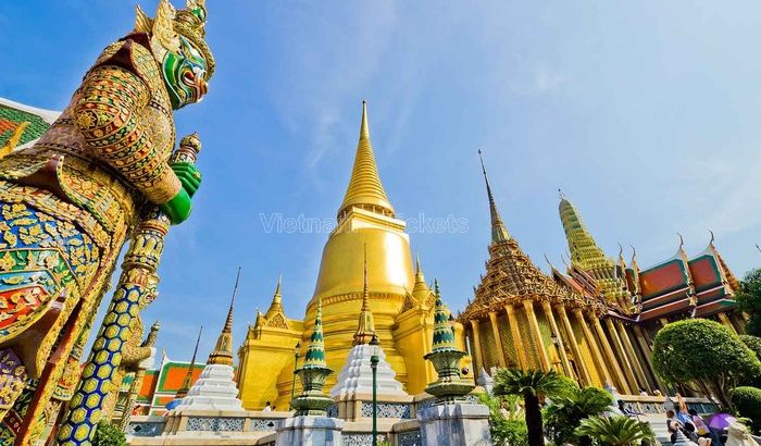 Bạn có thể ghé thăm các địa điểm du lịch Bangkok từ tháng 11 đến tháng 4