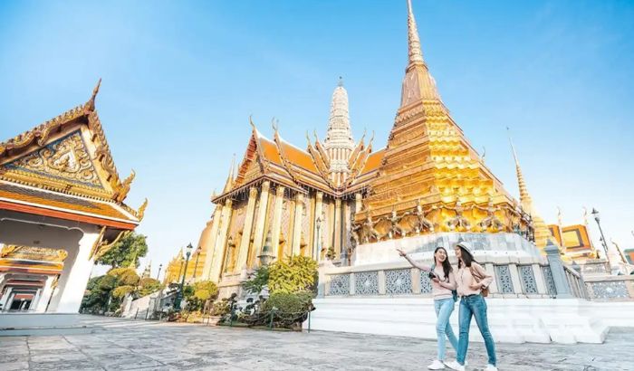 Chùa Phật Ngọc nằm trong top các địa điểm du lịch Bangkok nổi tiếng